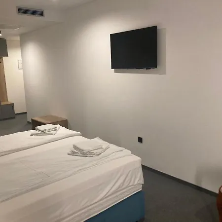 Millenium Deluxe Отель