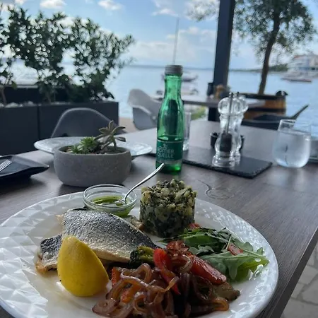 Millenium Deluxe Селце