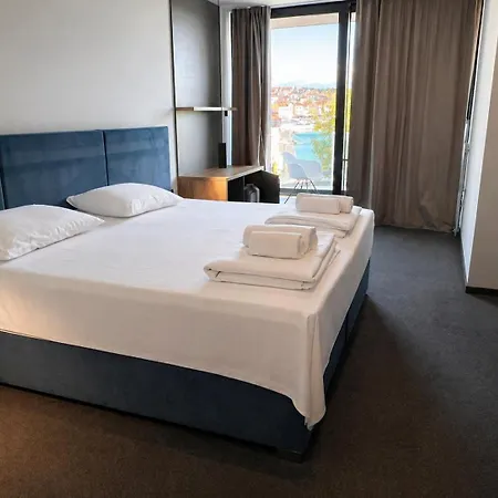 Millenium Deluxe Hotel 4*