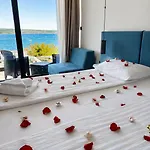 Millenium Deluxe Hotel 4*