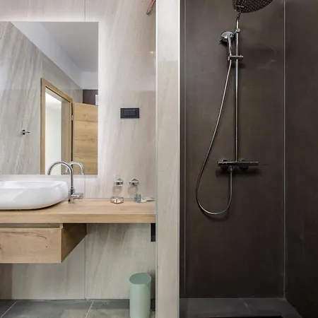 Millenium Deluxe Hotel 4*