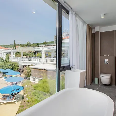 Hotel Millenium Deluxe