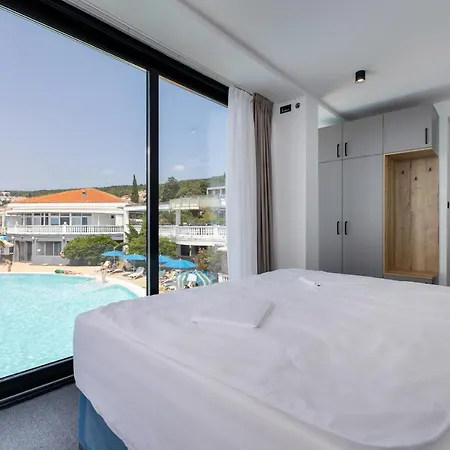 Millenium Deluxe Hotel 4*