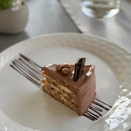 酒店 Millenium Deluxe 4*