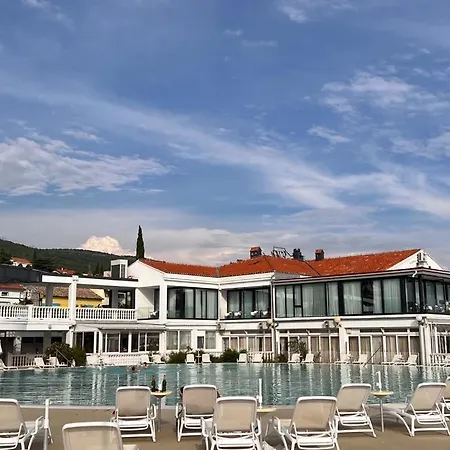 Hotel Millenium Deluxe 4*