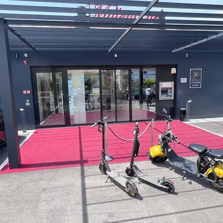 Hotel Millenium Deluxe 4*