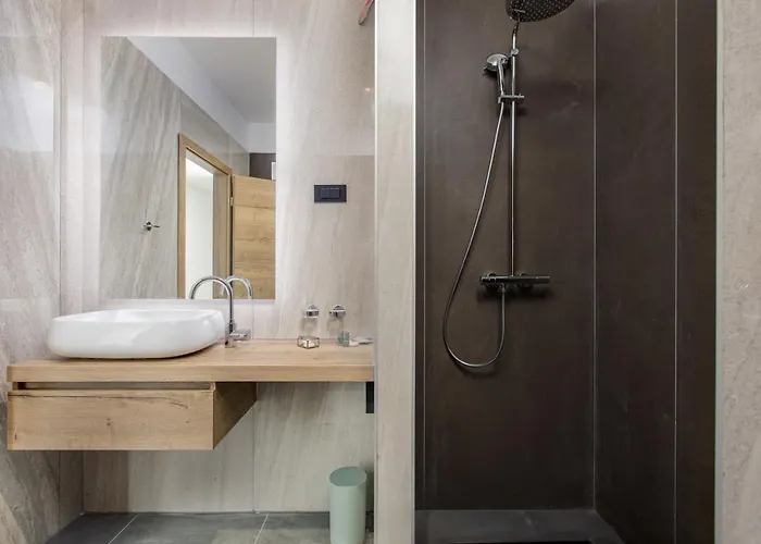 Millenium Deluxe Hotel 4*